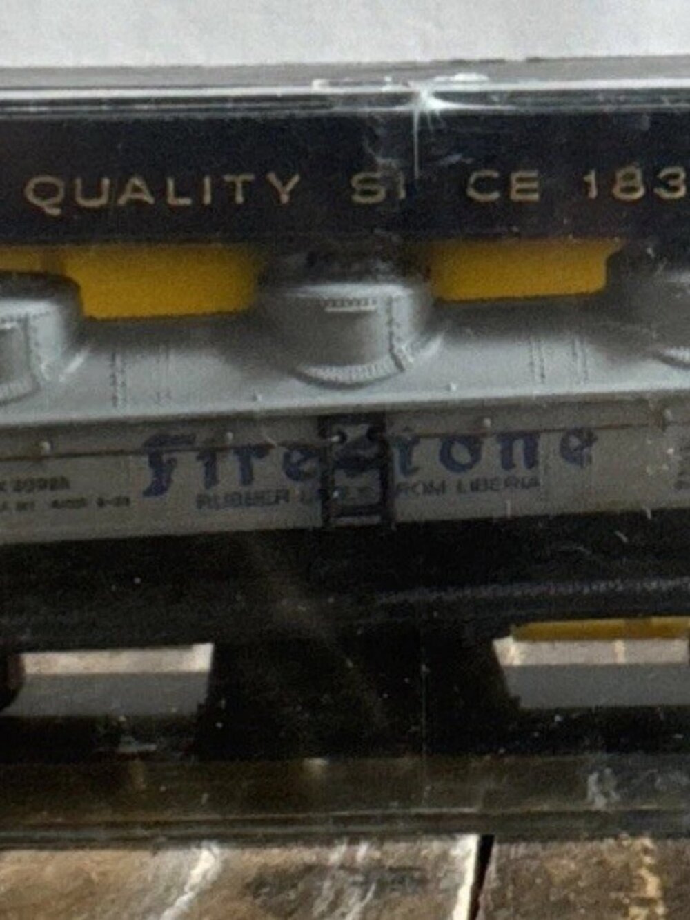 Bachmann 5428 N Scale Firestone 42' 3-Dome Tank Freight Car Model Train W/ Case
